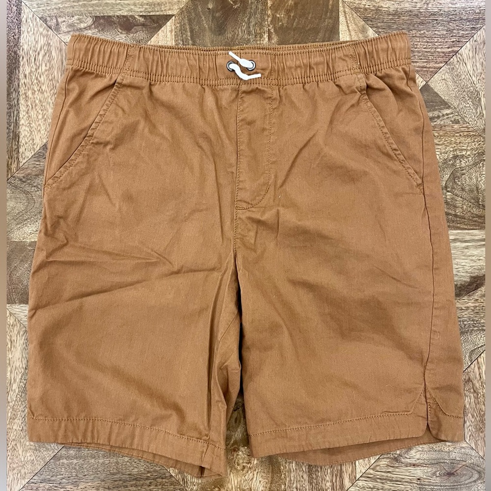 Khaki shorts 
Elastic waist